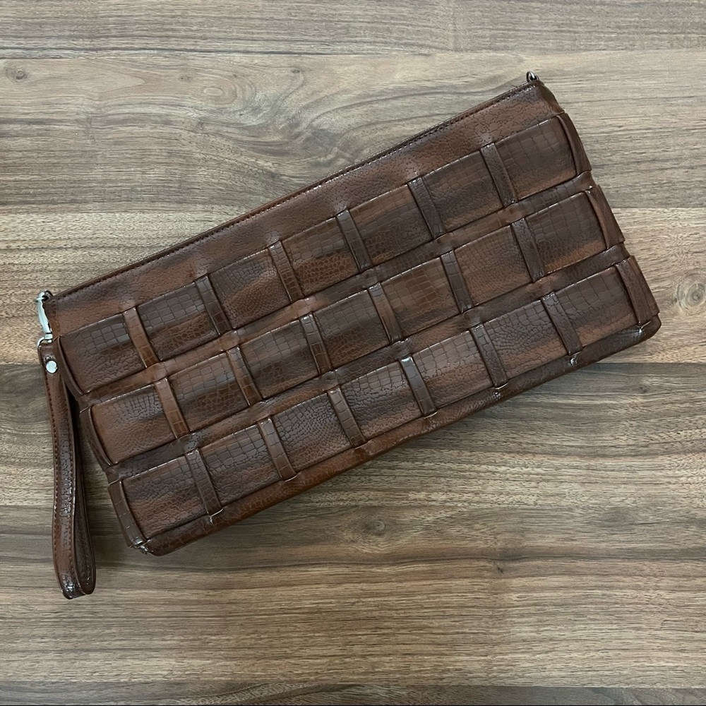 Brown women’s clutch